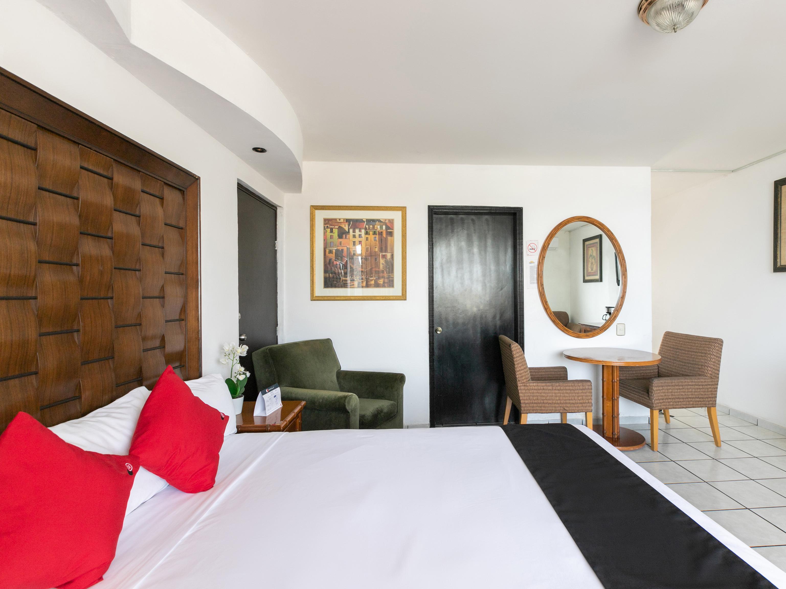 Capital O Zona Dorada Inn, Масатлан Экстерьер фото