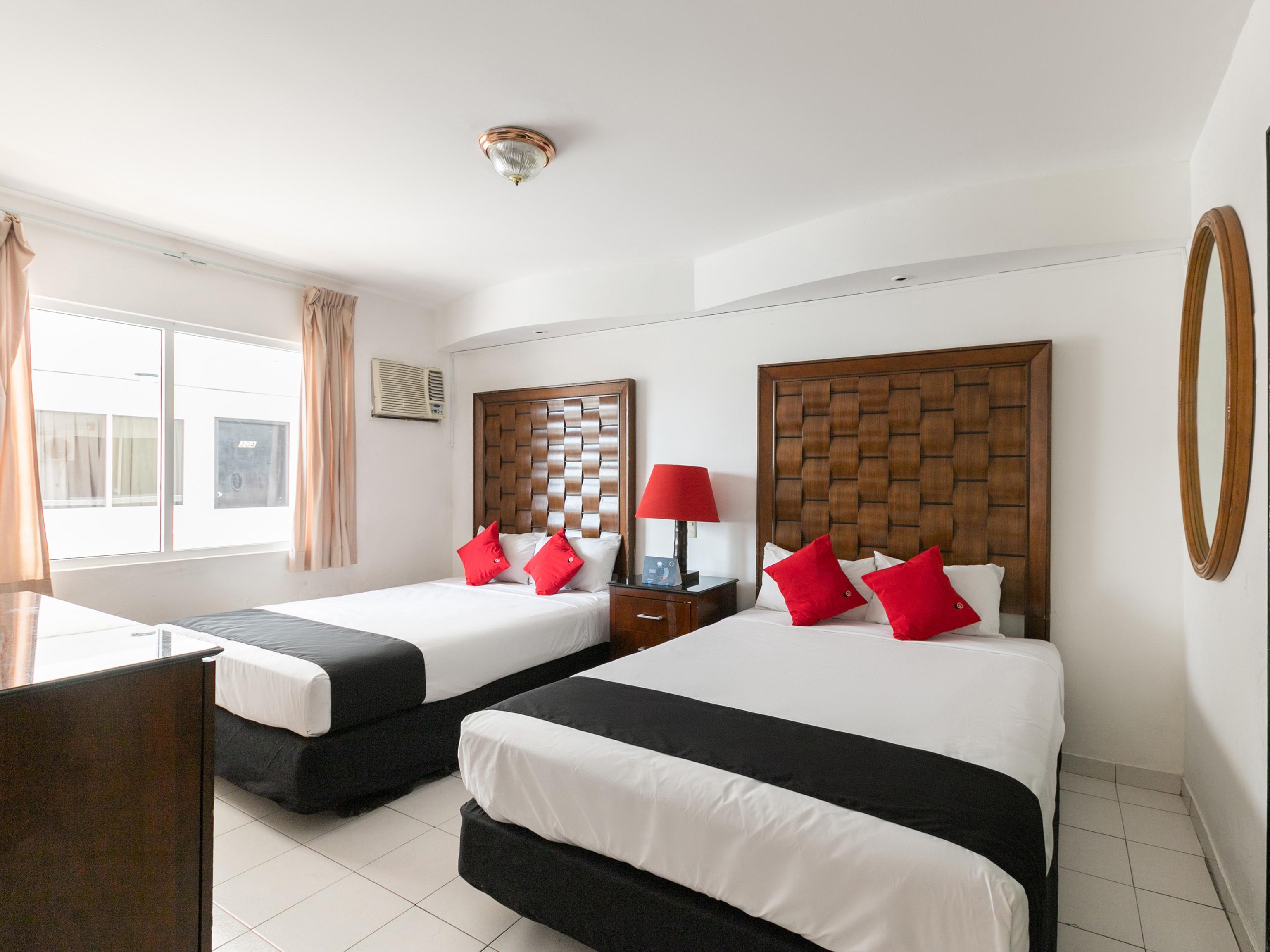 Capital O Zona Dorada Inn, Масатлан Экстерьер фото