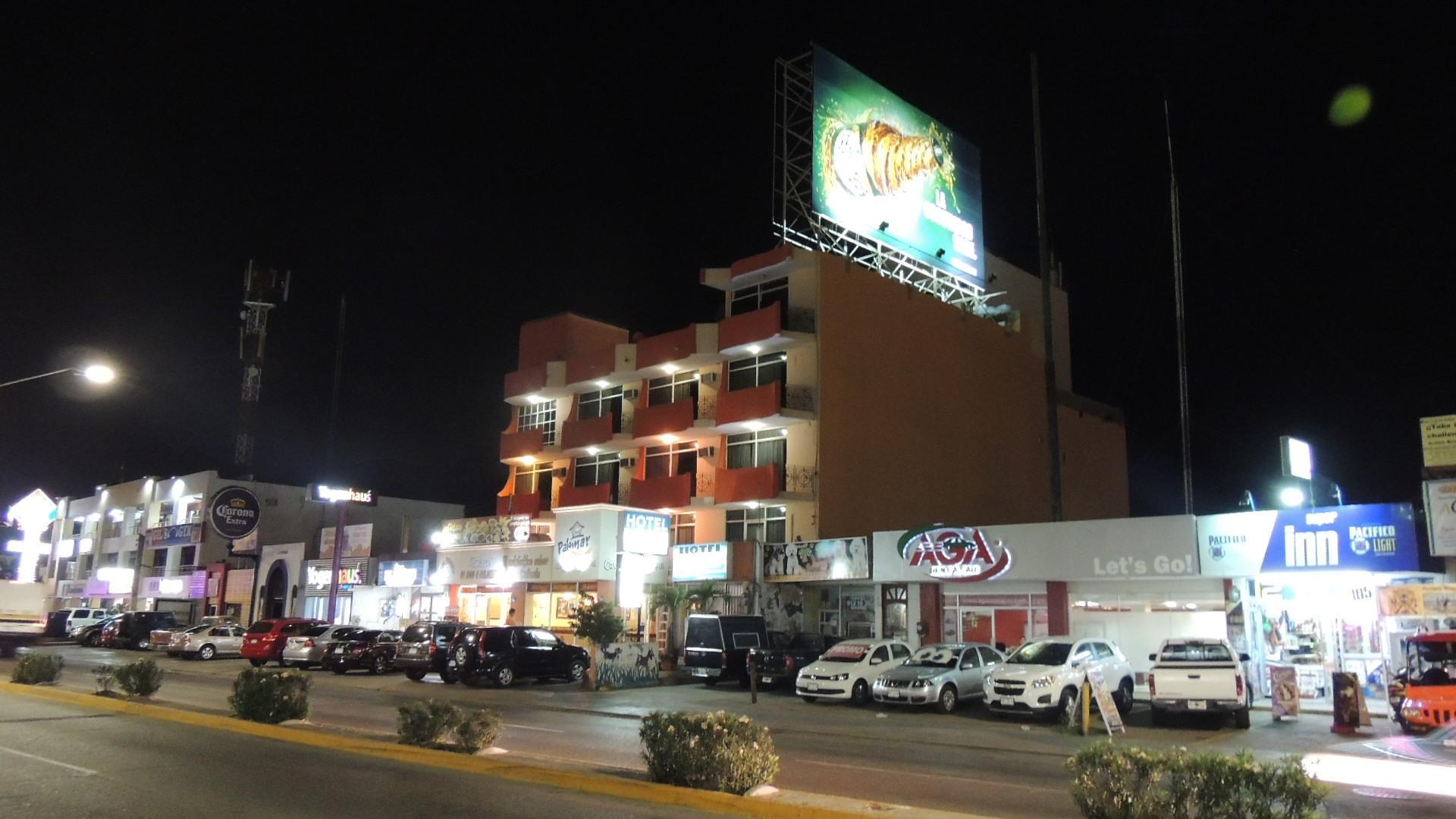 Capital O Zona Dorada Inn, Масатлан Экстерьер фото